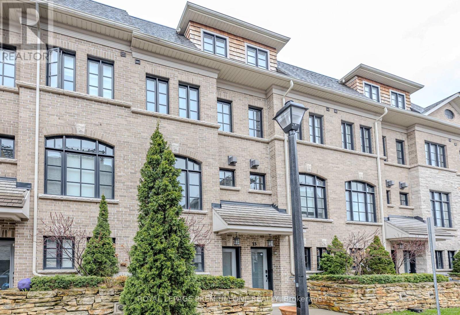 33 Salvador Allende Court, Toronto, Ontario  M6G 0A3 - Photo 6 - C13240408