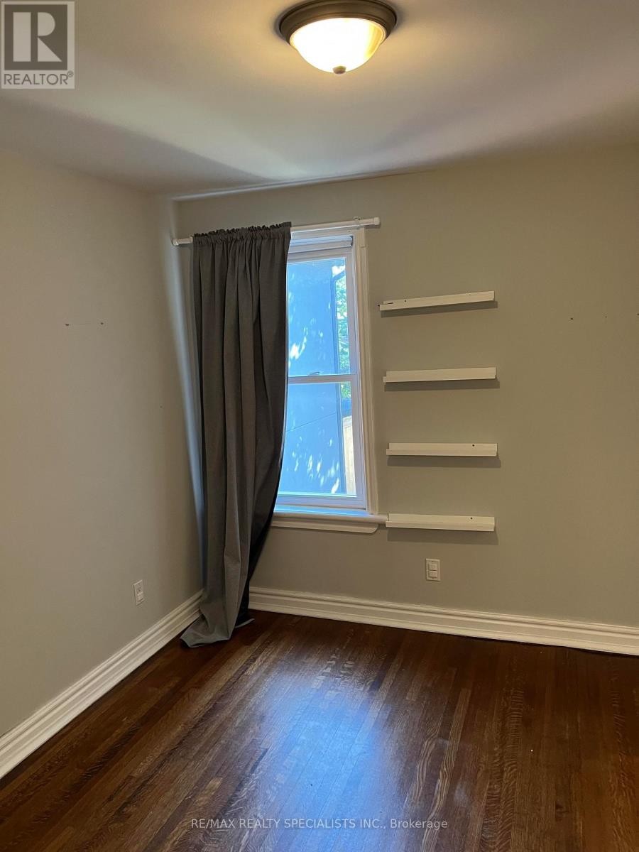 121 Maplewood Avenue, Toronto, Ontario  M6C 1J7 - Photo 8 - C13436844
