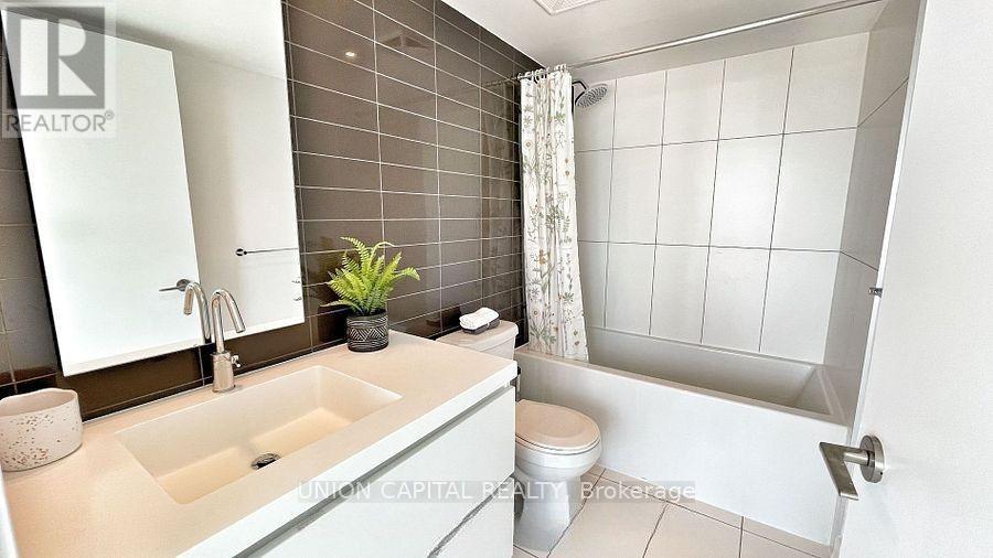 2706 - 75 Queens Wharf Road, Toronto, Ontario  M5V 0J8 - Photo 8 - C13466074