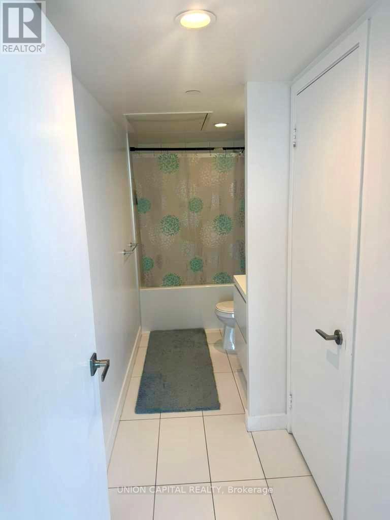2706 - 75 Queens Wharf Road, Toronto, Ontario  M5V 0J8 - Photo 11 - C13466074