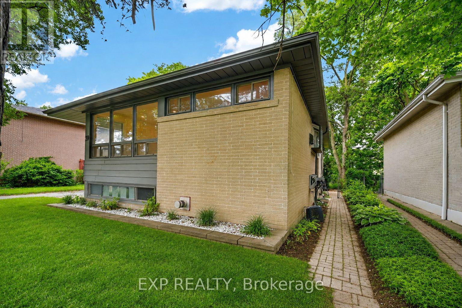 39 Treadgold Crescent, Toronto, Ontario M3A 1X1 - Photo 24 - C13472548