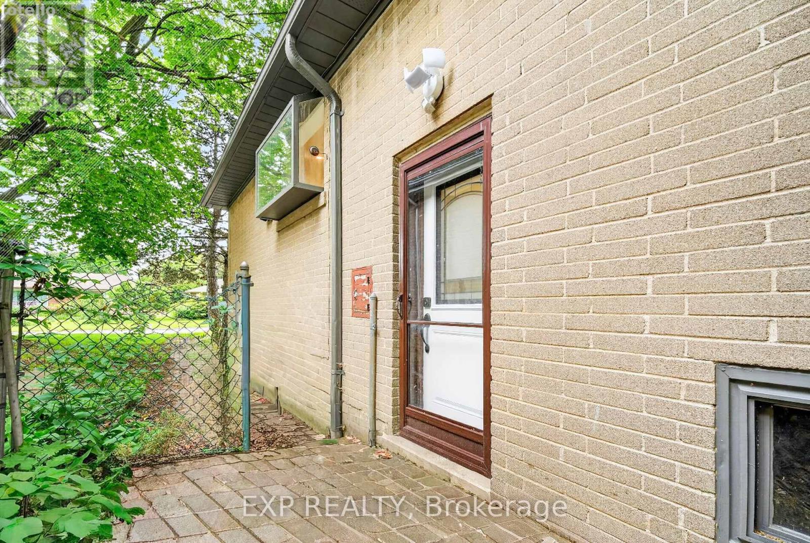 39 Treadgold Crescent, Toronto, Ontario M3A 1X1 - Photo 25 - C13472548