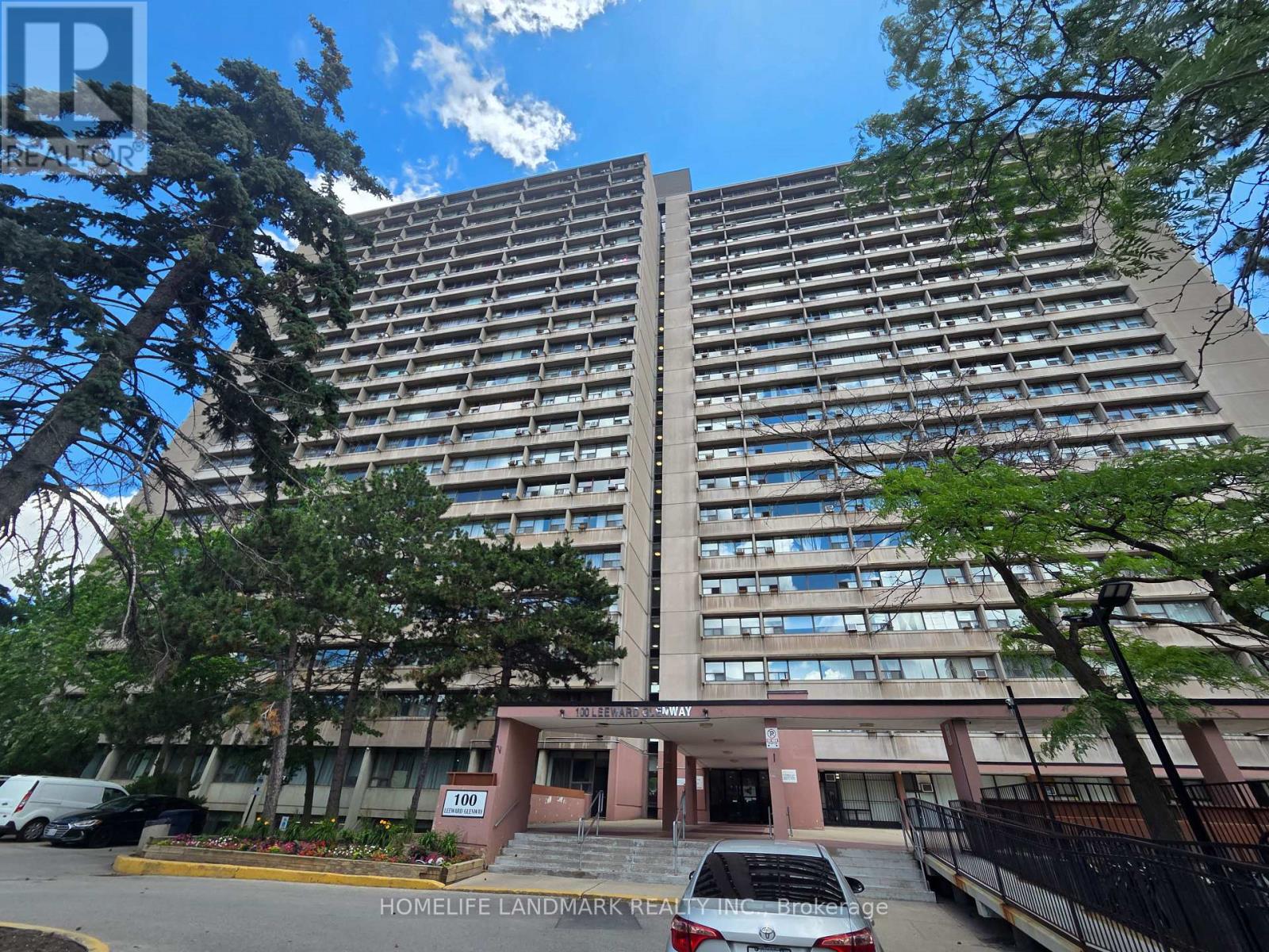 301 - 100 Leeward Glenway, Toronto, Ontario M3C 2Z1 - Photo 2 - C13472670