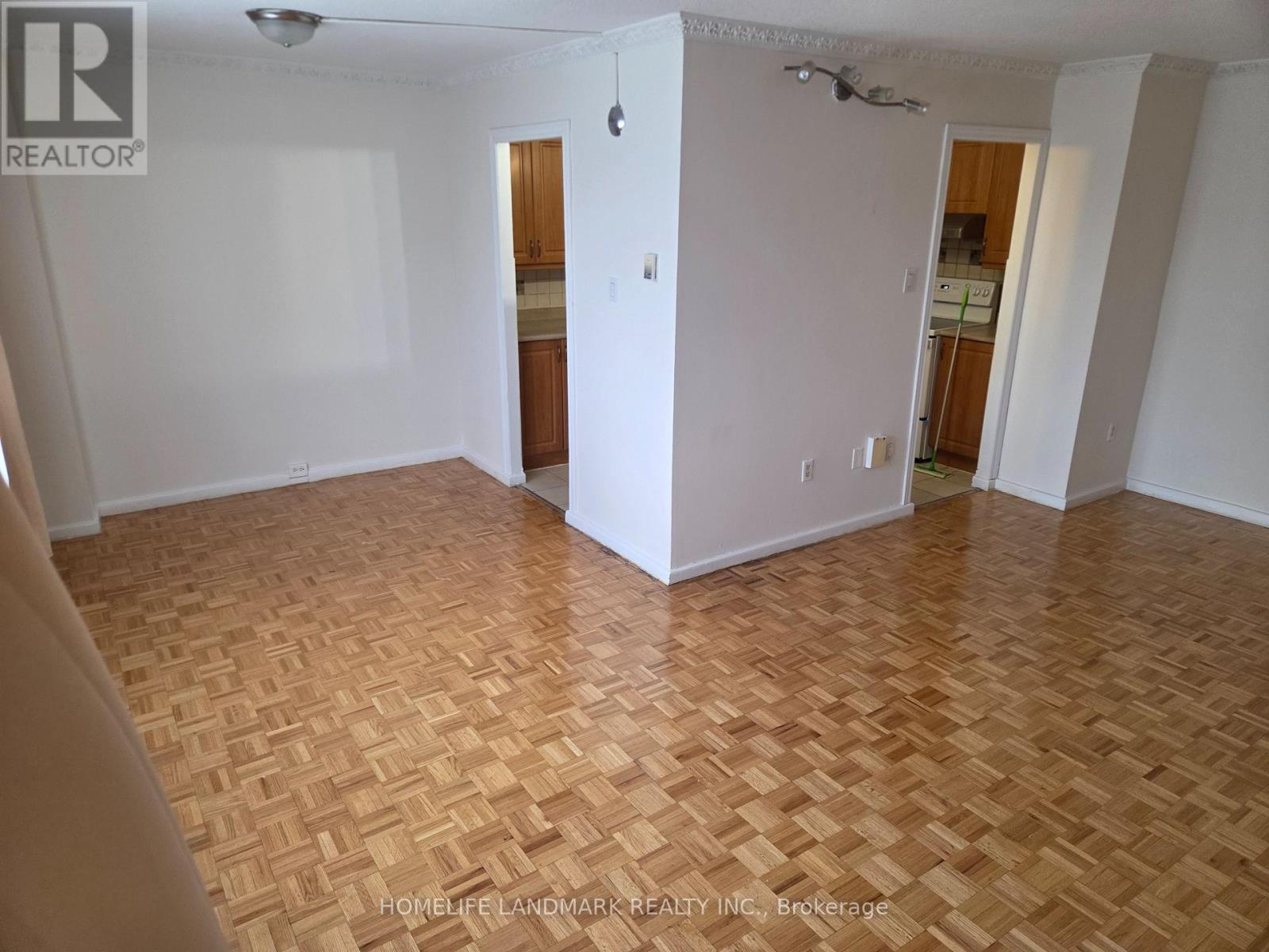 301 - 100 Leeward Glenway, Toronto, Ontario M3C 2Z1 - Photo 6 - C13472670