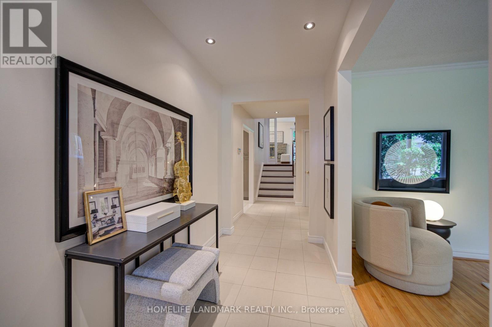21 Colonnade Road, Toronto, Ontario  M2K 2L6 - Photo 4 - C13472718