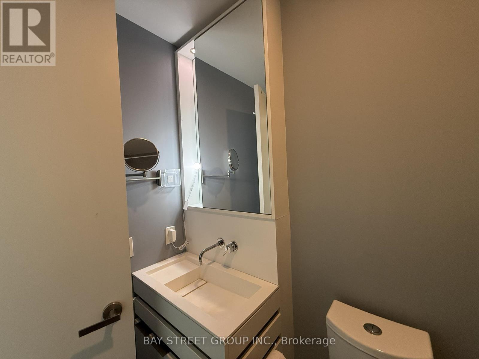 1709 - 197 Yonge Street, Toronto, Ontario  M5B 1M4 - Photo 12 - C13472736