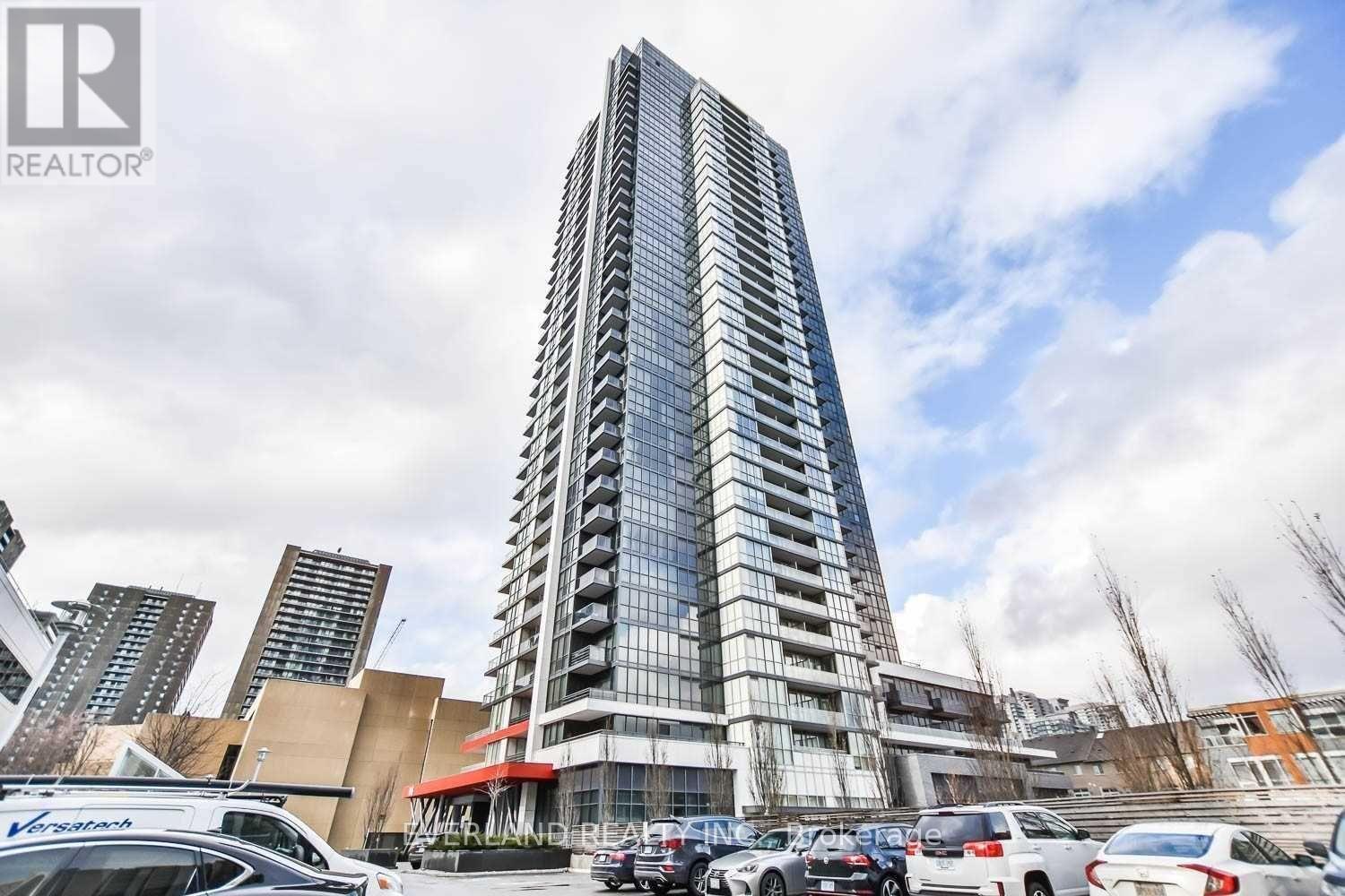 <div class="slider-price">$600,000</div><p>1803 - 88 Sheppard Avenue E, Toronto, Ontario</p>