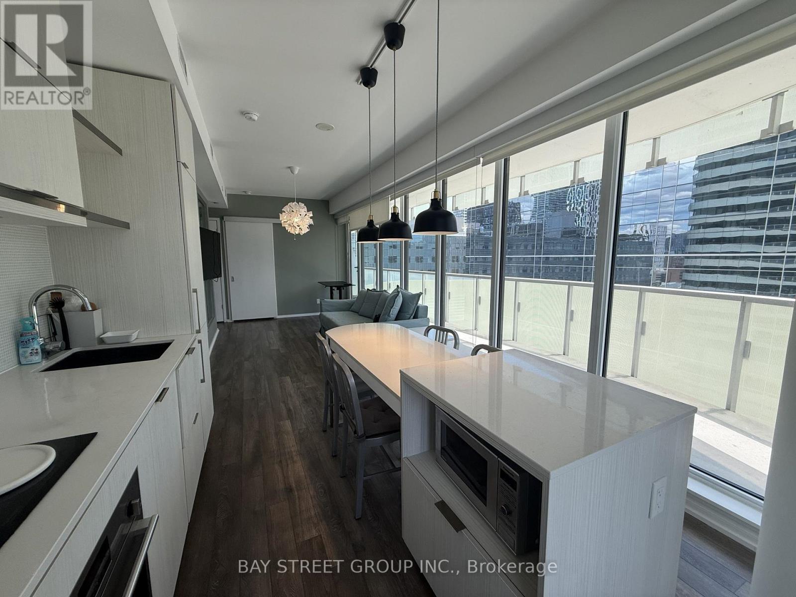 1709 - 197 Yonge Street, Toronto, Ontario  M5B 1M4 - Photo 5 - C13472736
