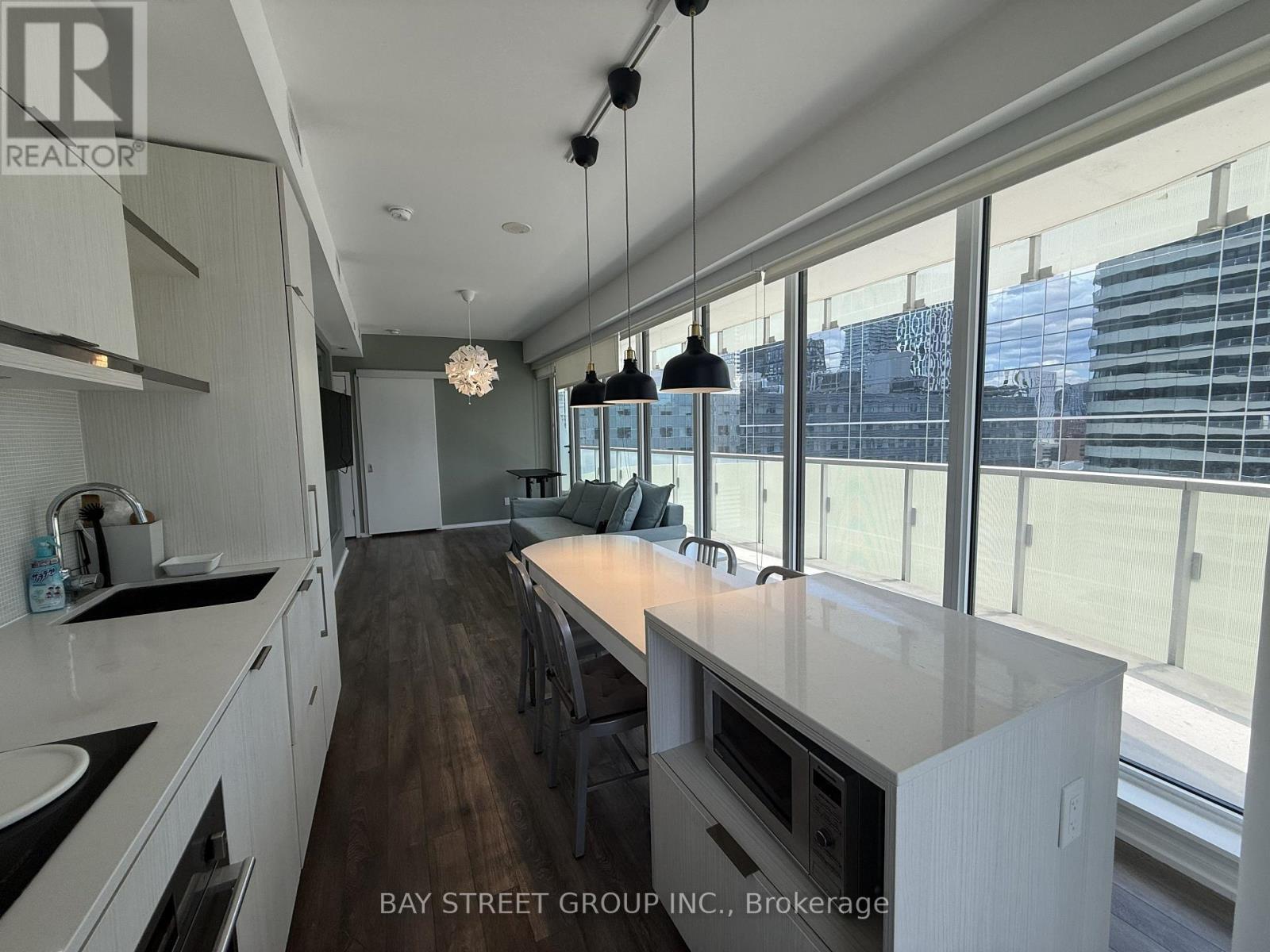 1709 - 197 Yonge Street, Toronto, Ontario  M5B 1M4 - Photo 6 - C13472736