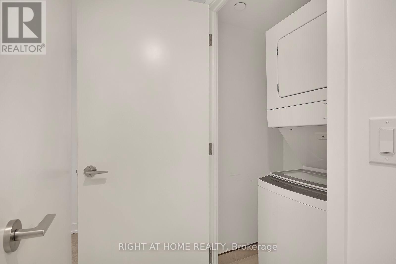 301 - 3 Strathgowan Avenue, Toronto, Ontario M4N 1B8 - Photo 13 - C13472814