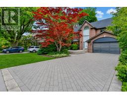566 CASTLEFIELD AVENUE, Toronto, Ontario