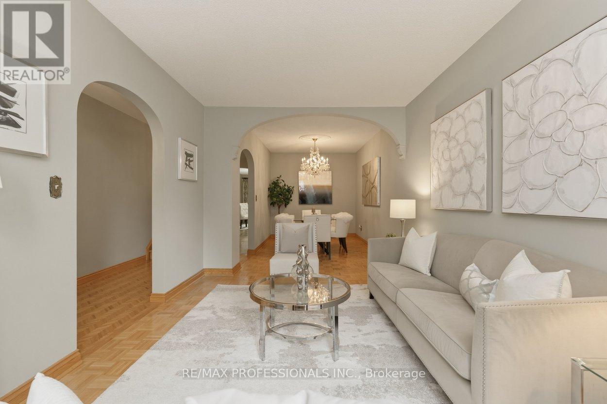 107 Borden Street, Toronto, Ontario  M5S 2N2 - Photo 6 - C13472950