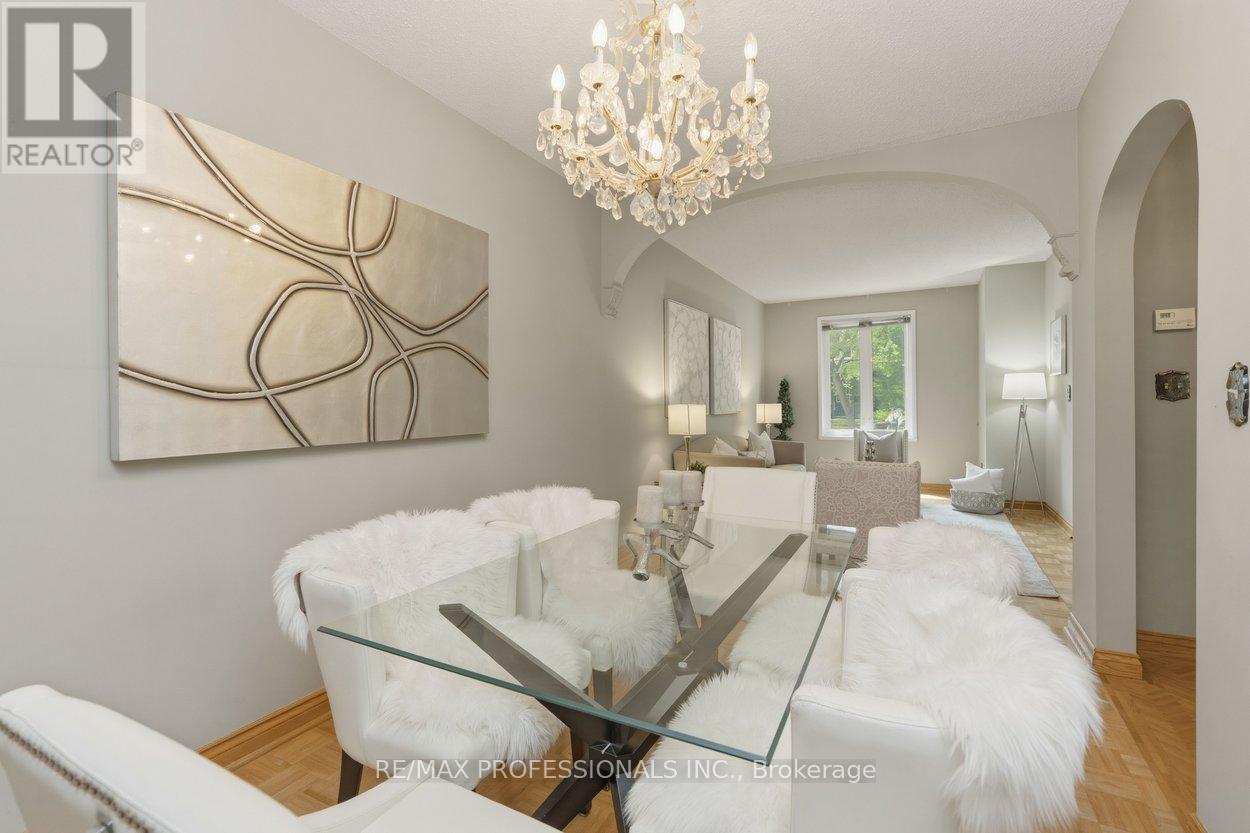 107 Borden Street, Toronto, Ontario  M5S 2N2 - Photo 8 - C13472950