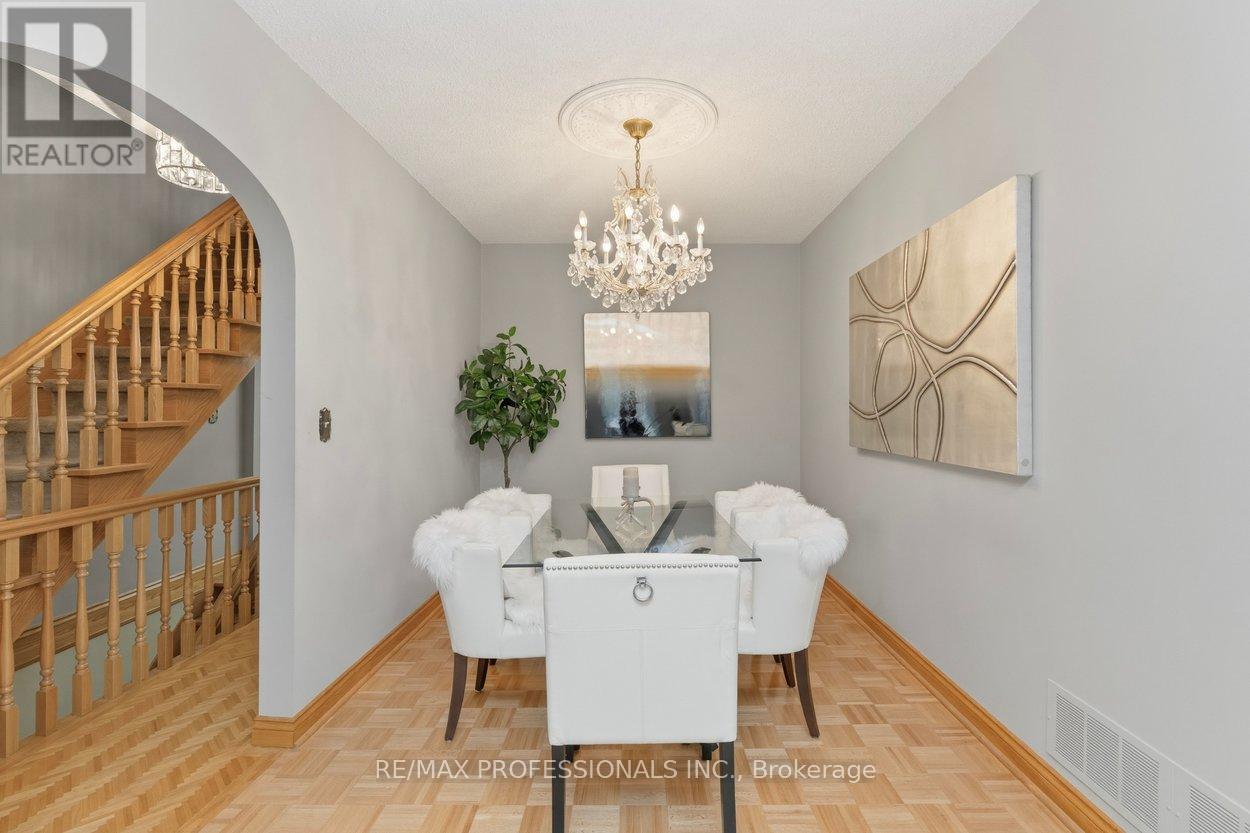 107 Borden Street, Toronto, Ontario  M5S 2N2 - Photo 7 - C13472950