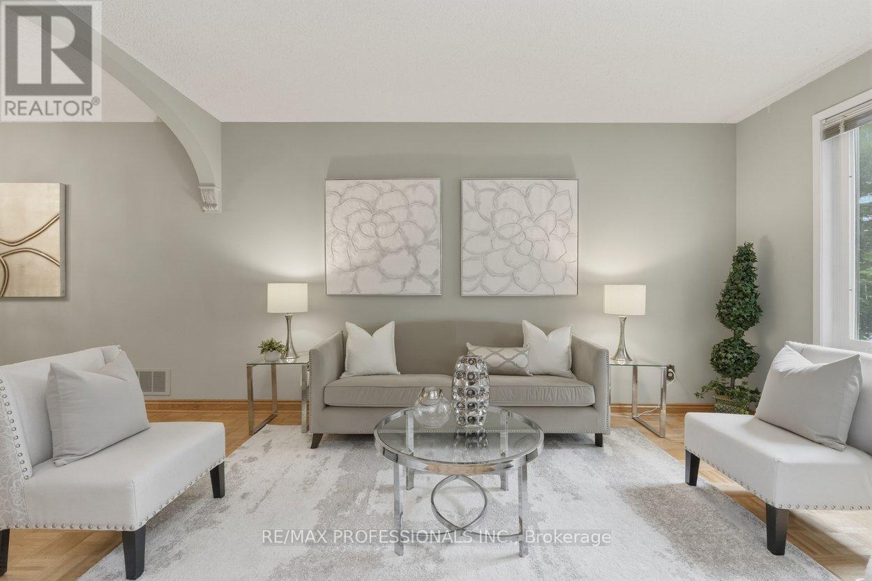 107 Borden Street, Toronto, Ontario  M5S 2N2 - Photo 5 - C13472950