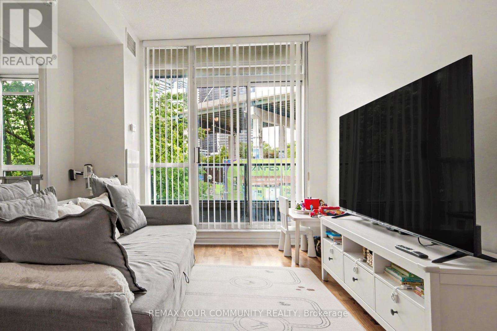 219 - 231 Fort York Boulevard, Toronto, Ontario  M5V 1B2 - Photo 8 - C13473064