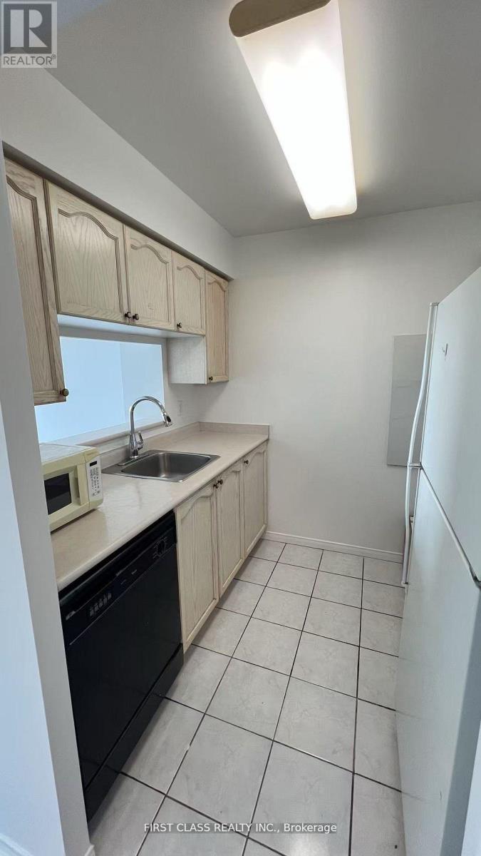 1605 - 1 Pemberton Avenue, Toronto, Ontario  M2M 4L9 - Photo 4 - C13473038