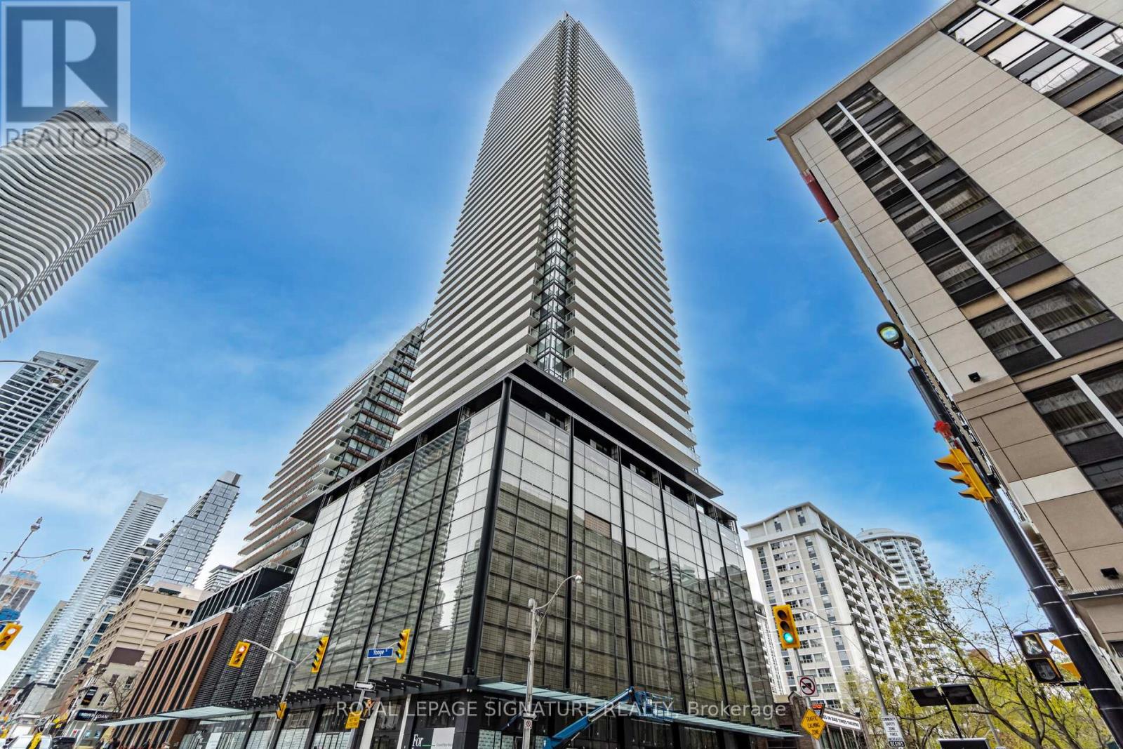 5204 - 501 YONGE STREET, Toronto, Ontario