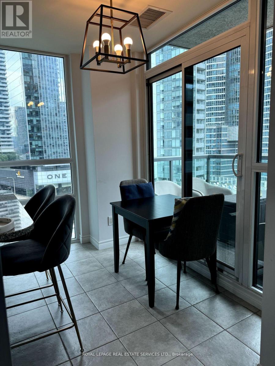 1510 - 19 Grand Trunk Crescent, Toronto, Ontario  M5J 3A3 - Photo 16 - C13473200