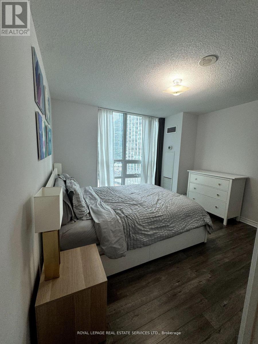 1510 - 19 Grand Trunk Crescent, Toronto, Ontario  M5J 3A3 - Photo 7 - C13473200