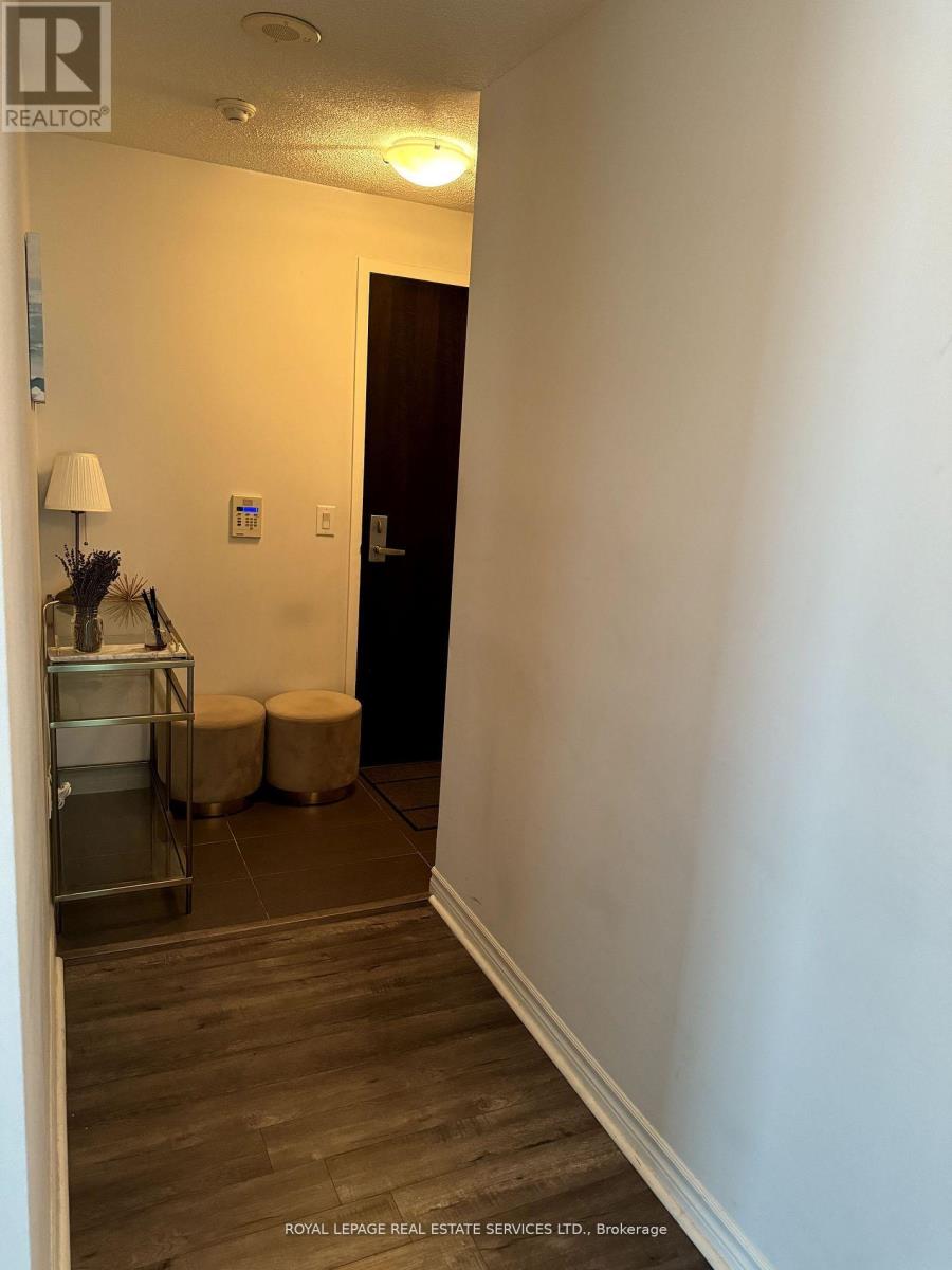 1510 - 19 Grand Trunk Crescent, Toronto, Ontario  M5J 3A3 - Photo 3 - C13473200