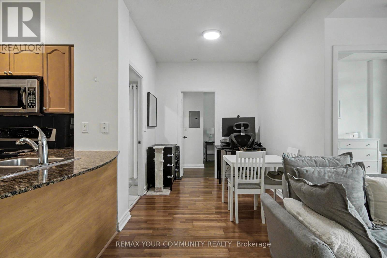 219 - 231 Fort York Boulevard, Toronto, Ontario  M5V 1B2 - Photo 11 - C13473278