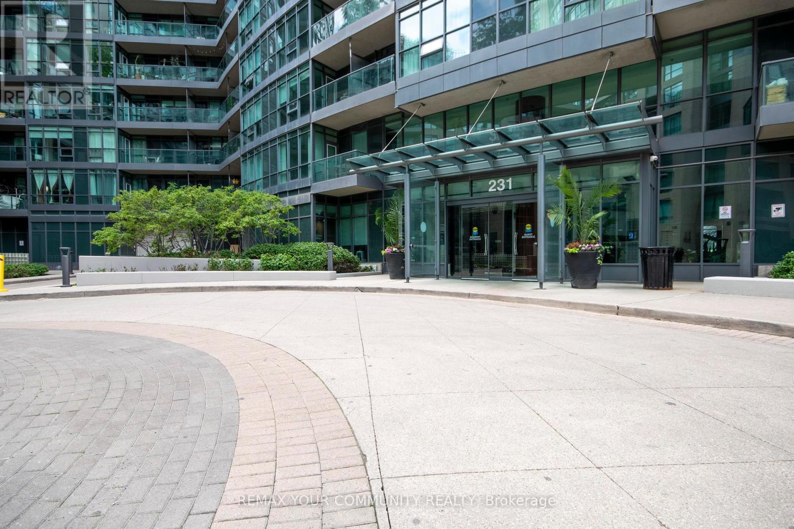 219 - 231 Fort York Boulevard, Toronto, Ontario  M5V 1B2 - Photo 3 - C13473278