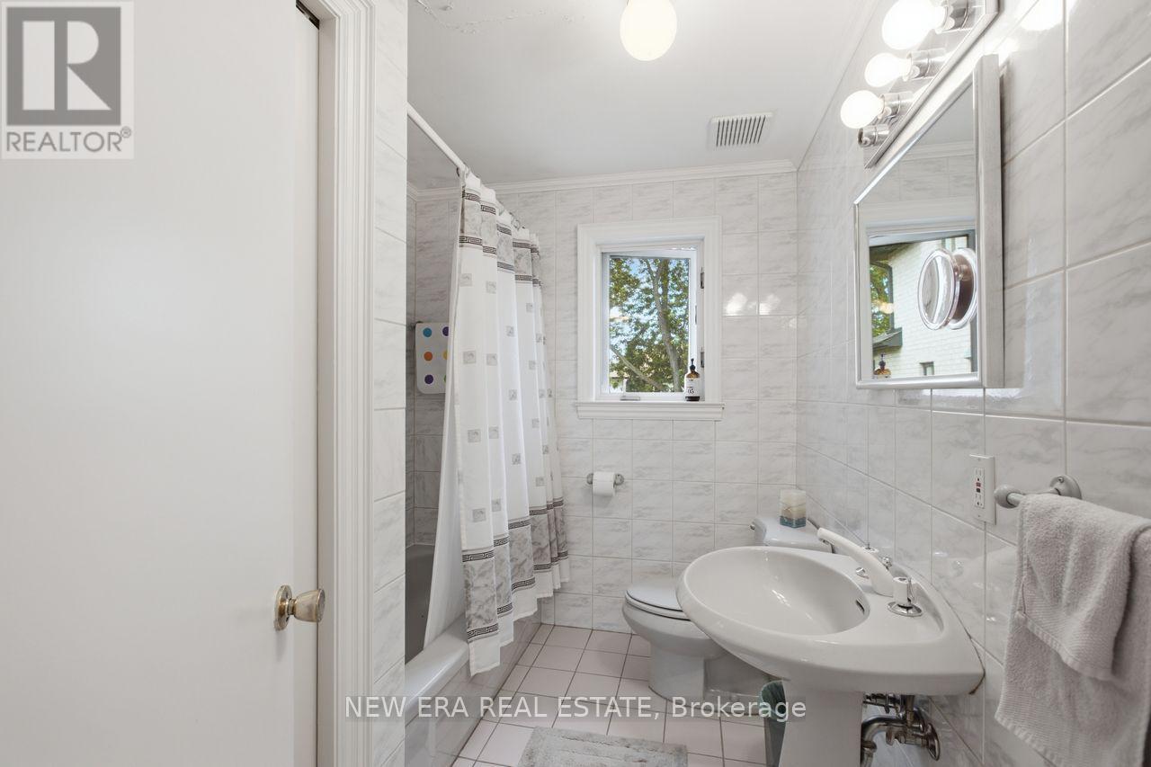 654 Bedford Park Avenue, Toronto, Ontario  M5M 1K3 - Photo 22 - C13473446