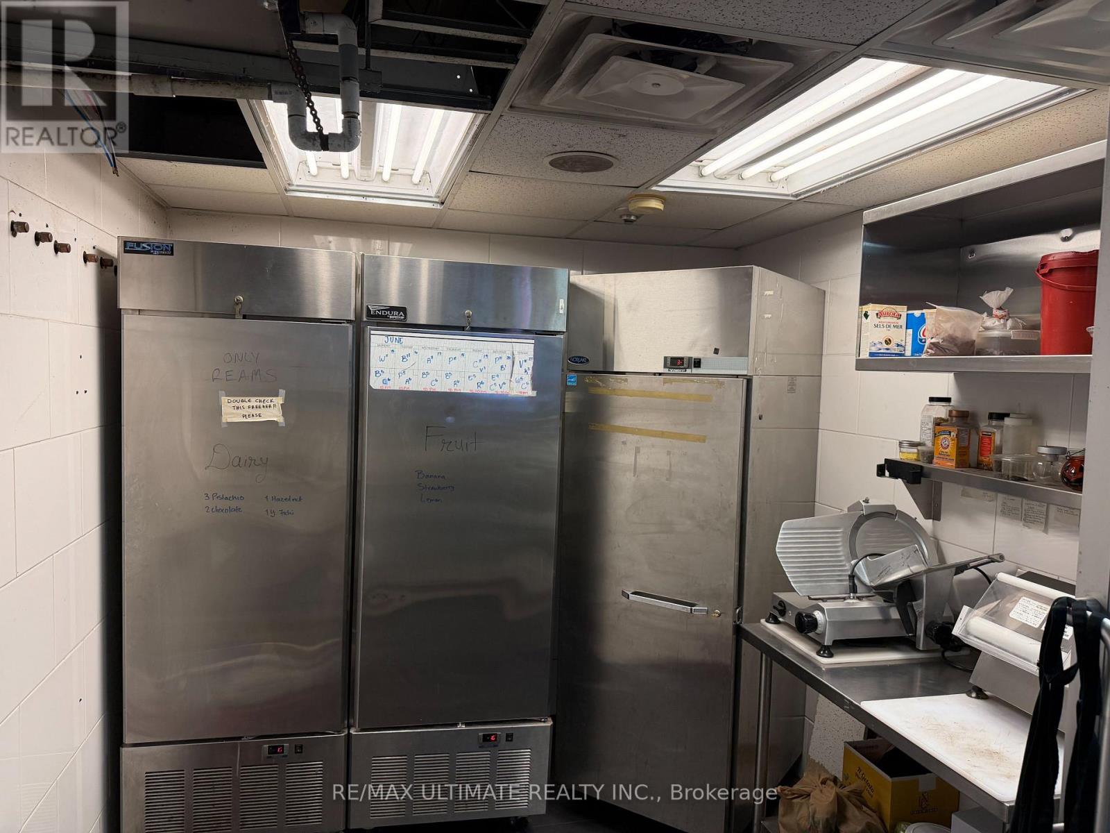 2076 Yonge Street, Toronto, Ontario M4S 2A3 - Photo 6 - C13473354