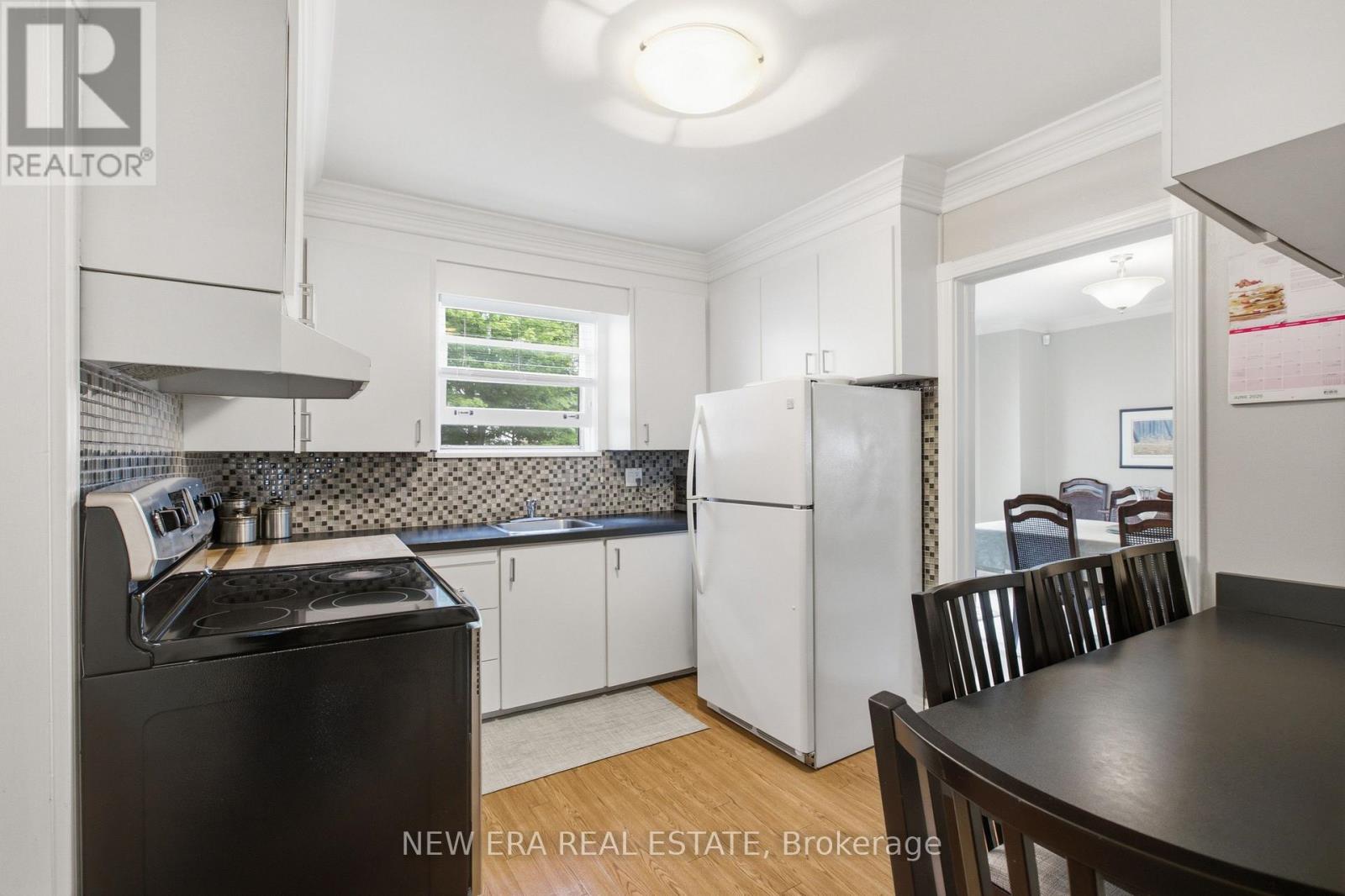 654 Bedford Park Avenue, Toronto, Ontario  M5M 1K3 - Photo 15 - C13473446