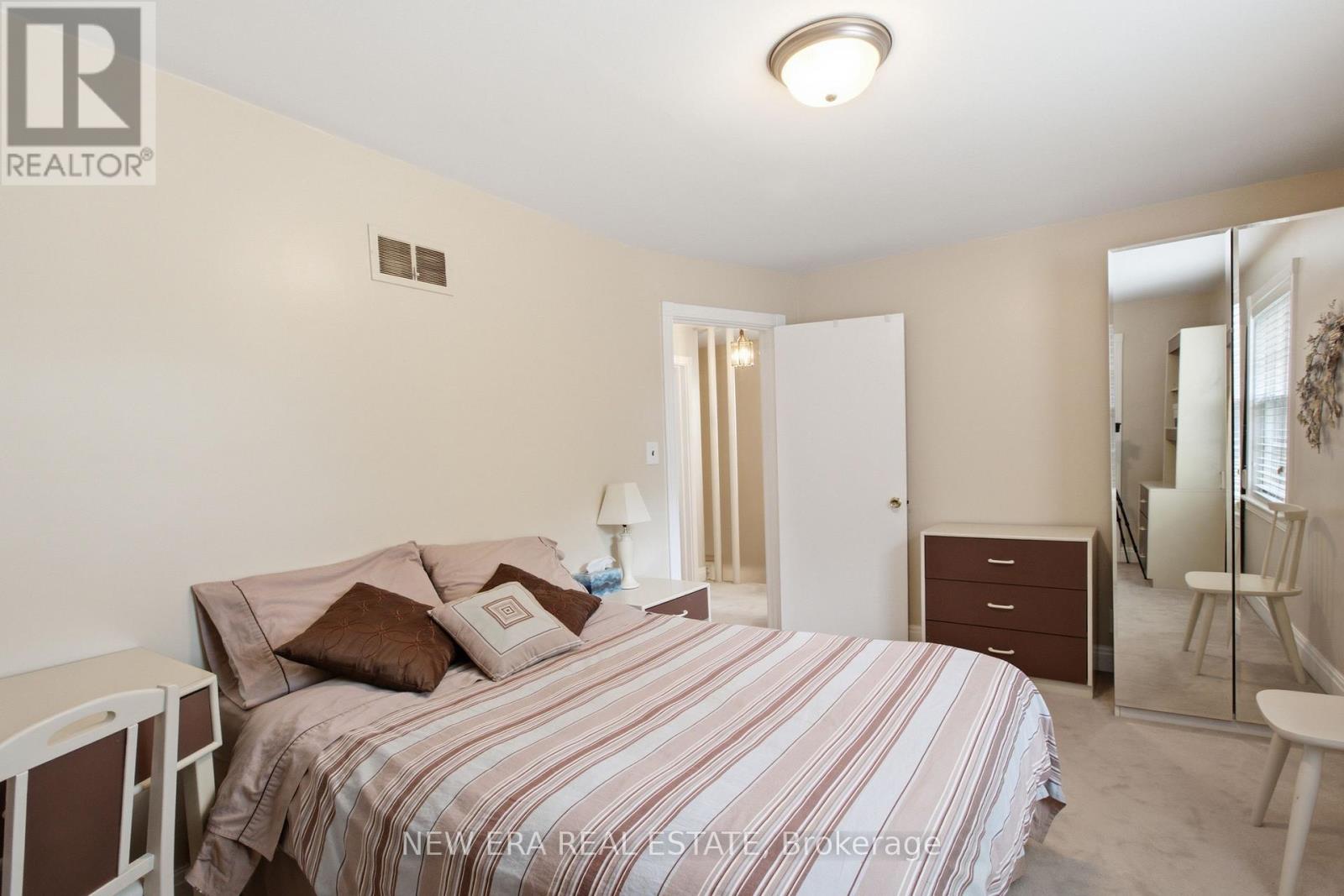 654 Bedford Park Avenue, Toronto, Ontario  M5M 1K3 - Photo 23 - C13473446