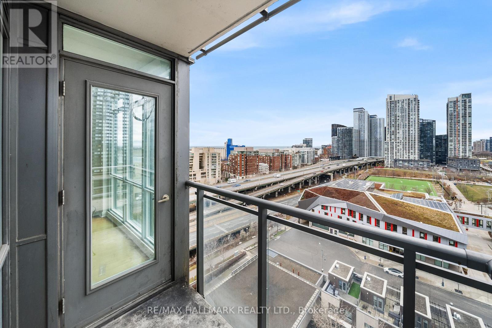 1702 - 11 Brunel Court, Toronto, Ontario M5V 3Y3 - Photo 21 - C13473478