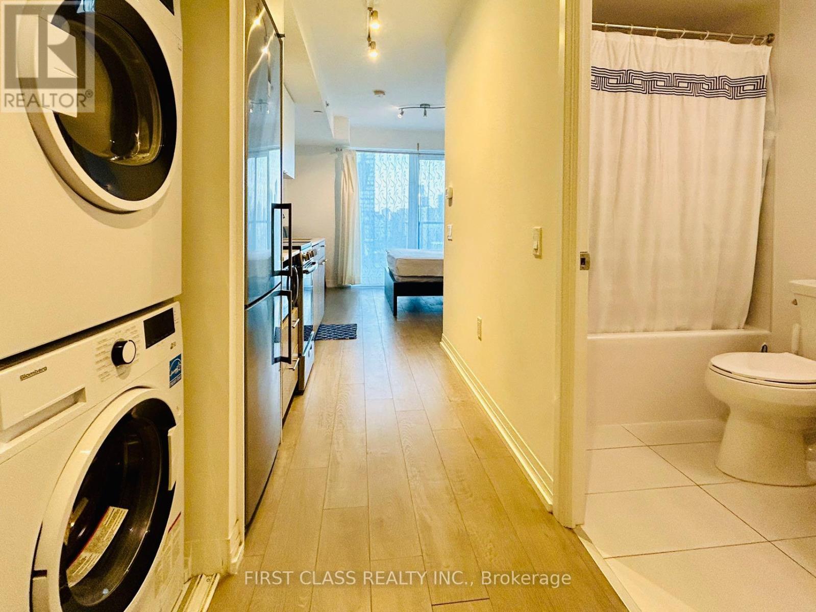 1801 - 251 Jarvis Street, Toronto, Ontario  M5B 0C3 - Photo 3 - C13473566