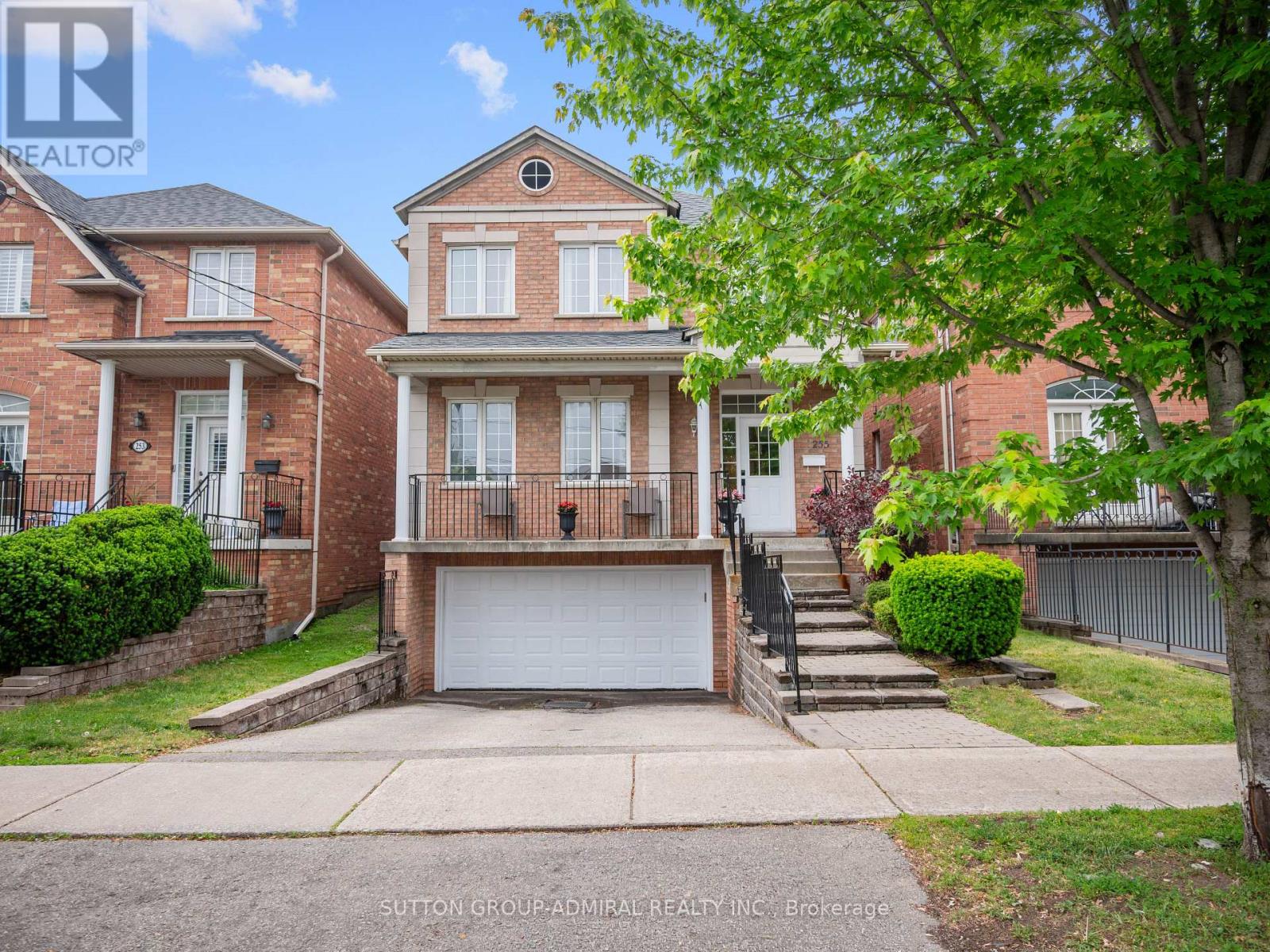 255 COCKSFIELD AVENUE, Toronto, Ontario