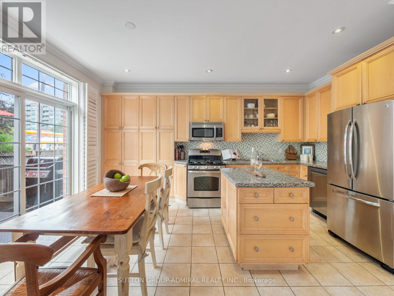 255 Cocksfield Avenue, Toronto, Ontario  M3H 3T6 - Photo 15 - C13473596