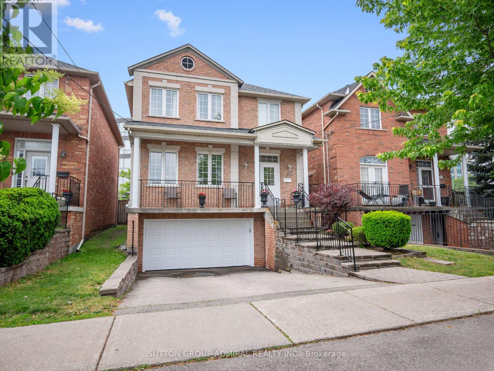 255 Cocksfield Avenue, Toronto, Ontario  M3H 3T6 - Photo 2 - C13473596