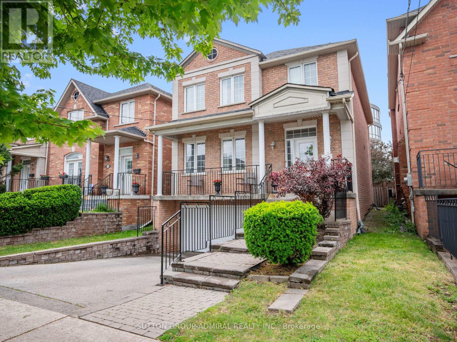 255 Cocksfield Avenue, Toronto, Ontario  M3H 3T6 - Photo 3 - C13473596