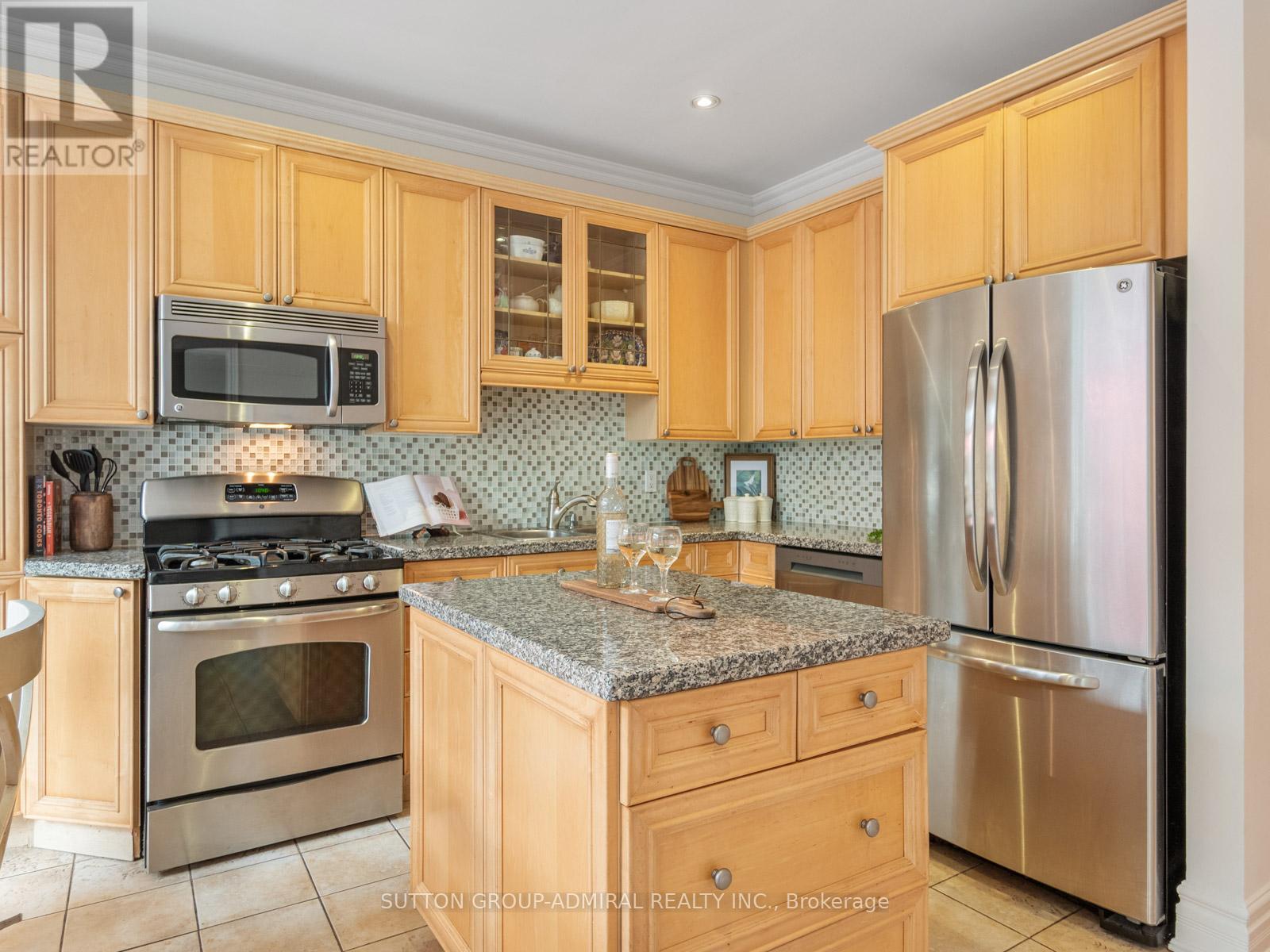 255 Cocksfield Avenue, Toronto, Ontario  M3H 3T6 - Photo 16 - C13473596