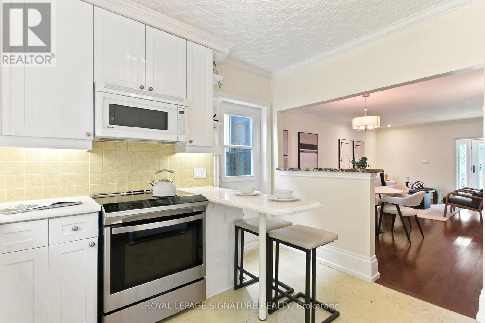 146 Gloucester Grove, Toronto, Ontario  M6C 2B1 - Photo 19 - C13474024