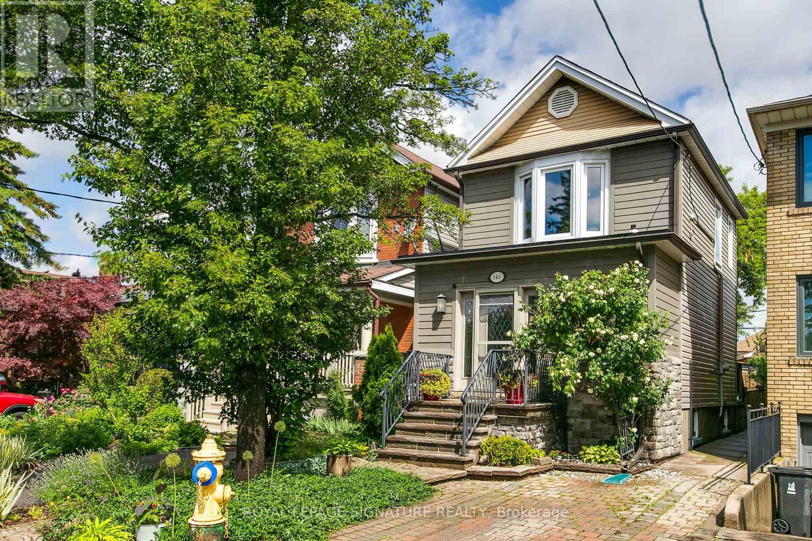 146 GLOUCESTER GROVE, Toronto, Ontario