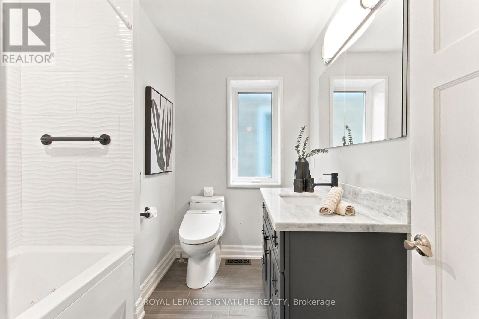 146 Gloucester Grove, Toronto, Ontario  M6C 2B1 - Photo 32 - C13474024