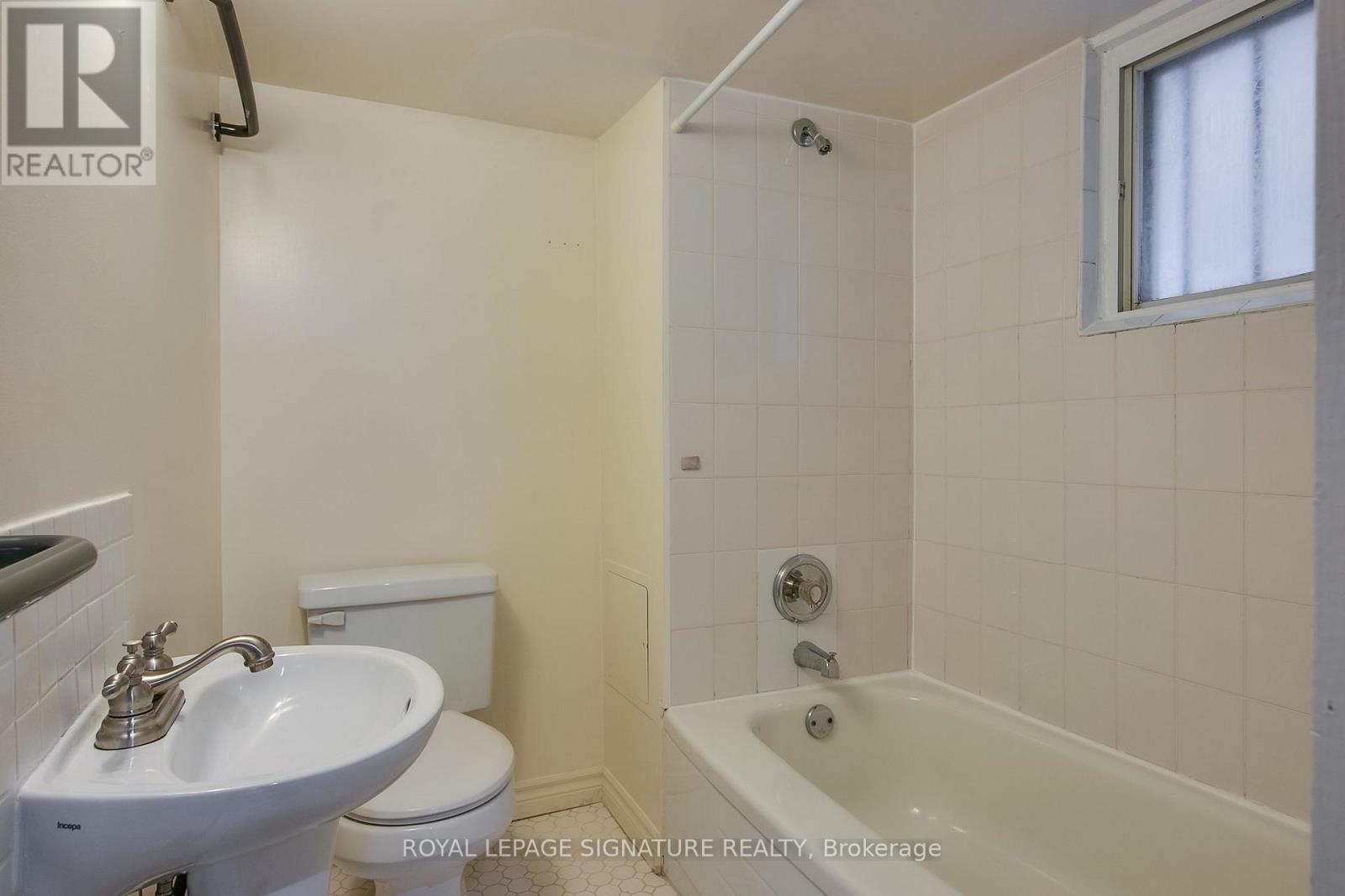146 Gloucester Grove, Toronto, Ontario  M6C 2B1 - Photo 38 - C13474024