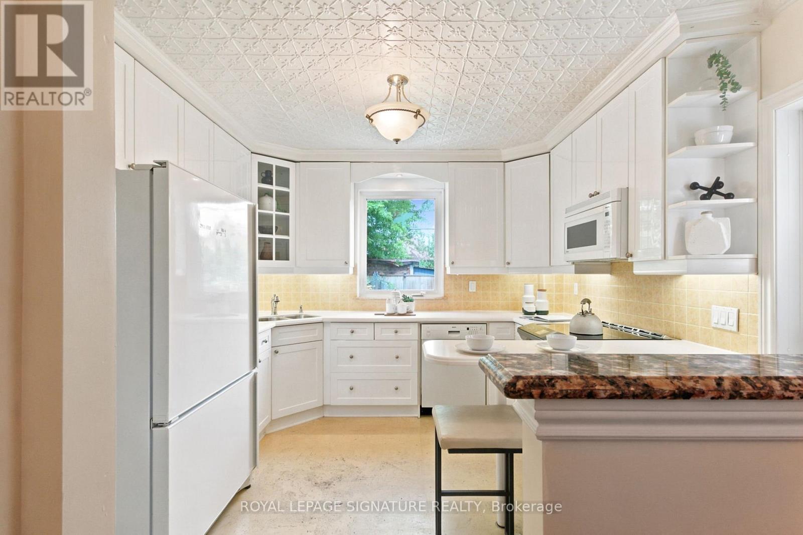 146 Gloucester Grove, Toronto, Ontario  M6C 2B1 - Photo 16 - C13474024