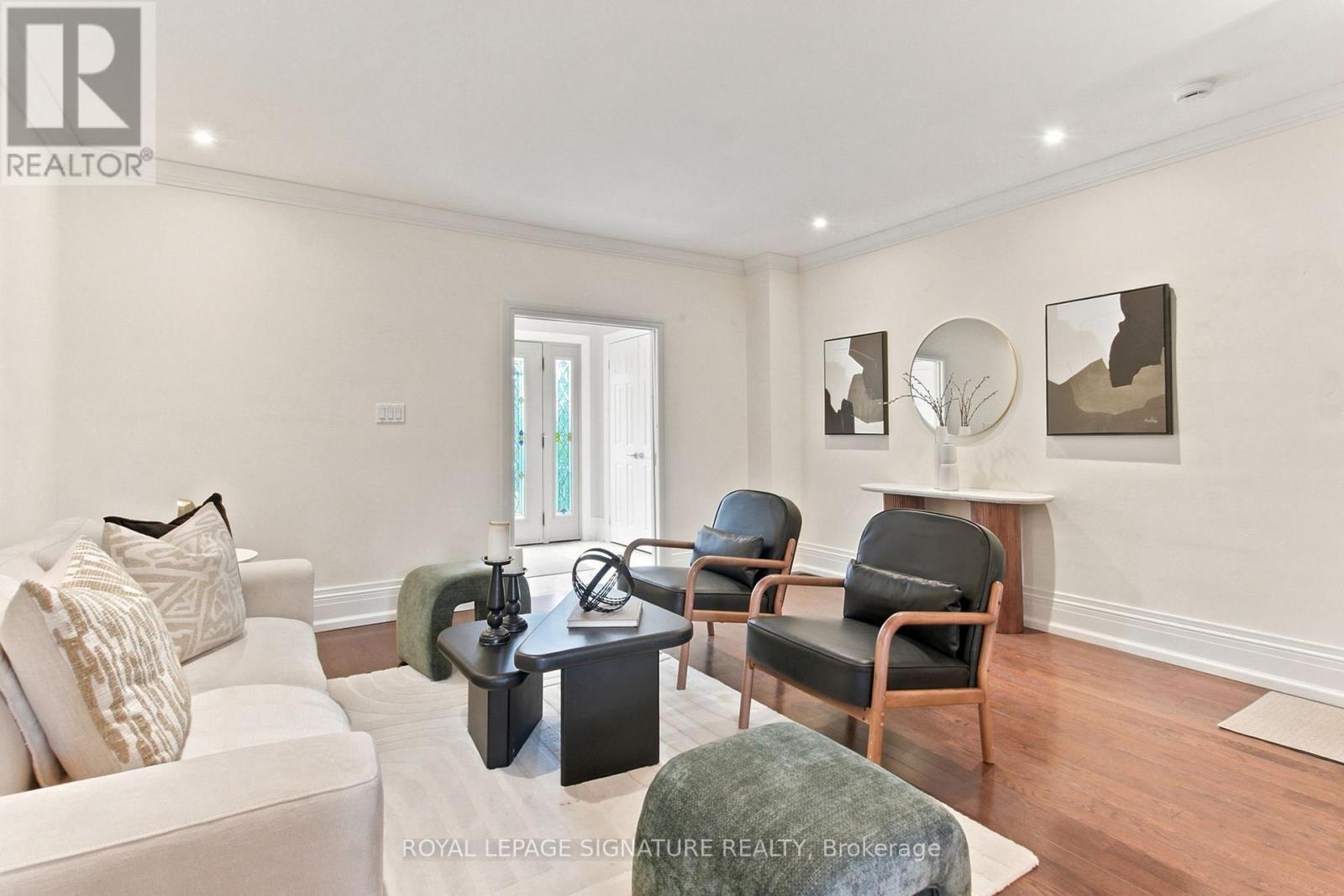146 Gloucester Grove, Toronto, Ontario  M6C 2B1 - Photo 9 - C13474024