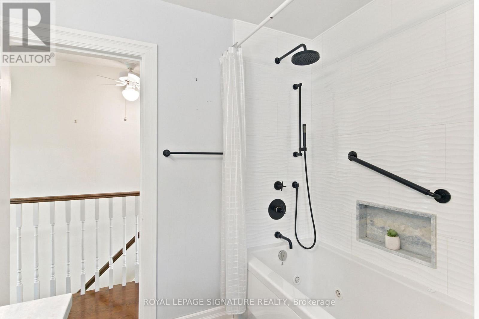 146 Gloucester Grove, Toronto, Ontario  M6C 2B1 - Photo 33 - C13474024
