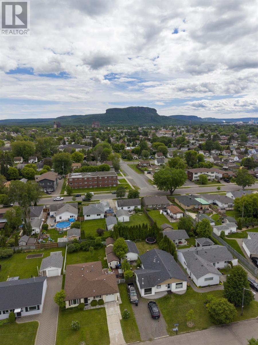 2645 Isabella St E, Thunder Bay, Ontario  P7E 5C9 - Photo 32 - TB2601636
