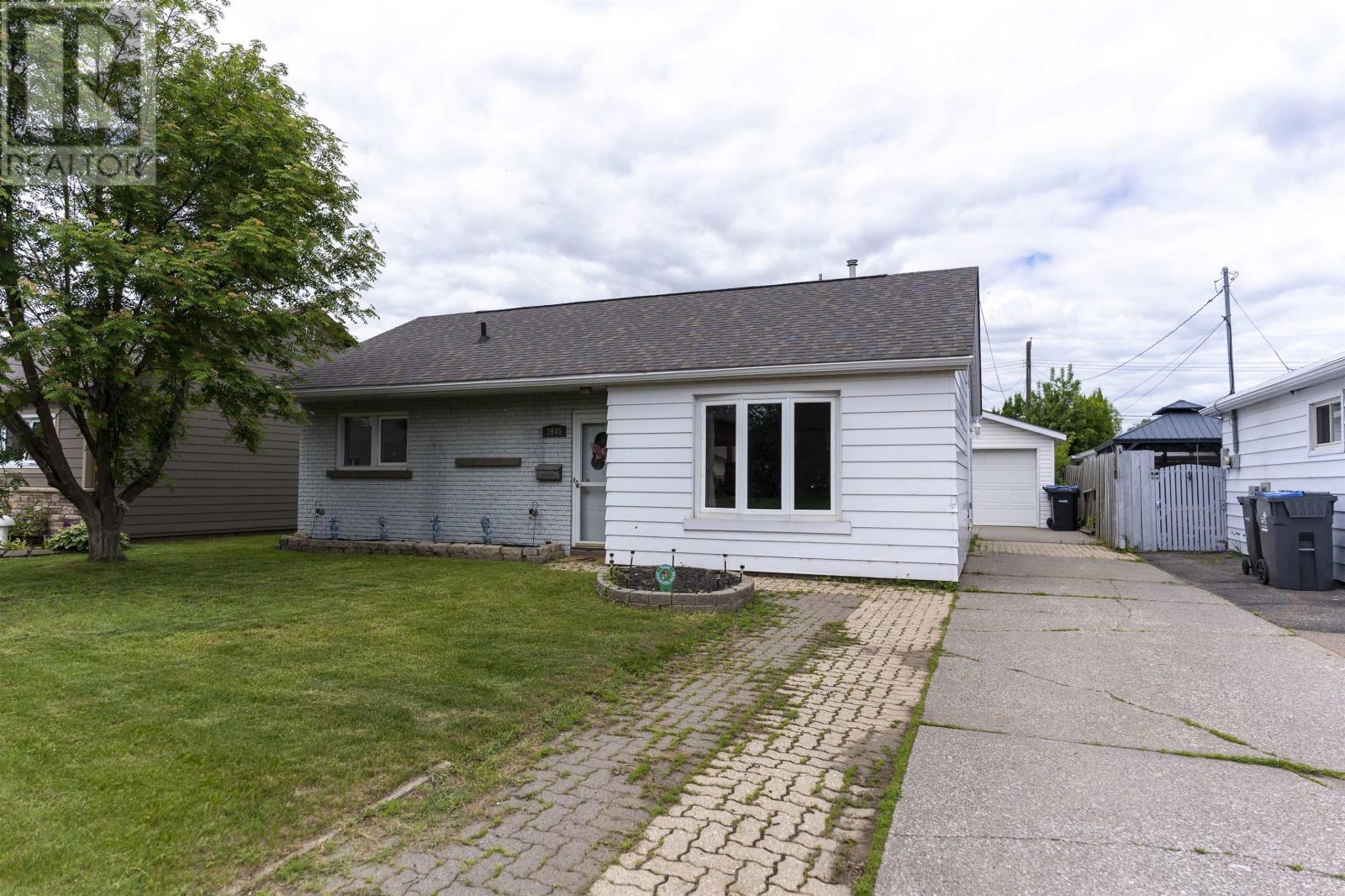 2645 Isabella St E, Thunder Bay, Ontario  P7E 5C9 - Photo 33 - TB2601636