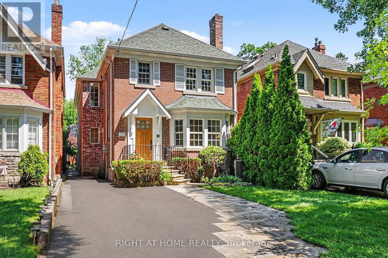 504 Roselawn Avenue, Toronto, Ontario M5N 1J8 - Photo 1 - C13474322