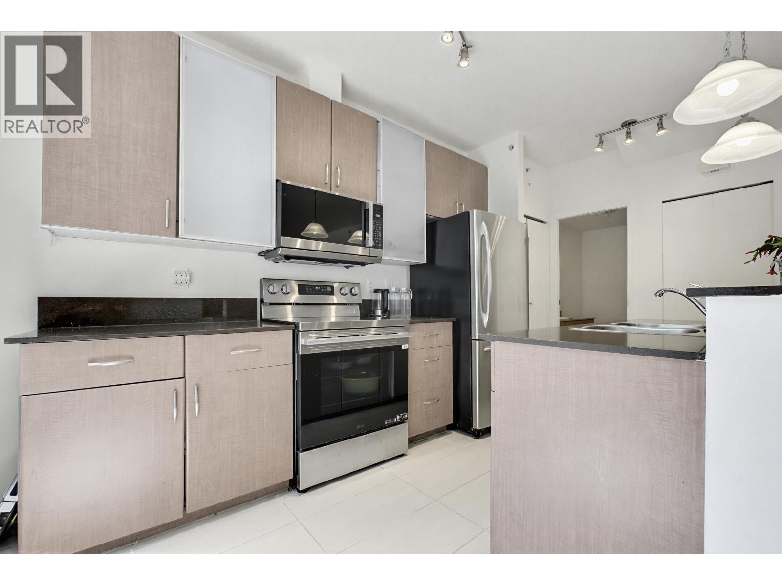 308 Smithe Street, Vancouver, British Columbia V6B 1S3 - Photo 12 - R3137554