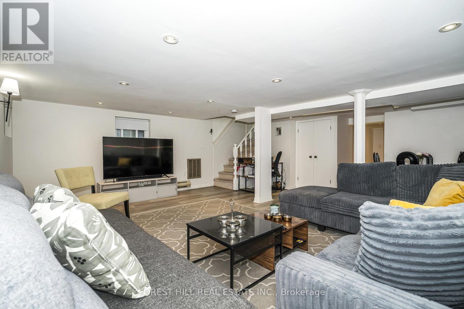 LOWER - 79 MARMOT STREET Toronto (Mount Pleasant East), ON M4S 2T4